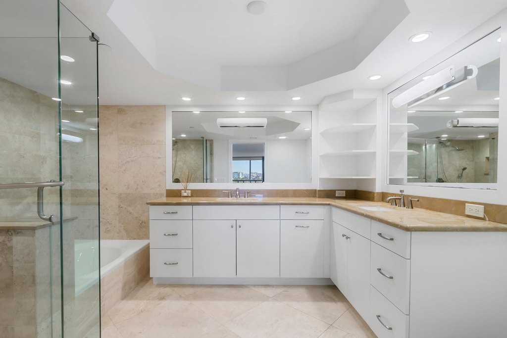 Boca Raton, Florida, 33432, United States, 2 Bedrooms Bedrooms, ,2 BathroomsBathrooms,Residential,Forsale,2009893