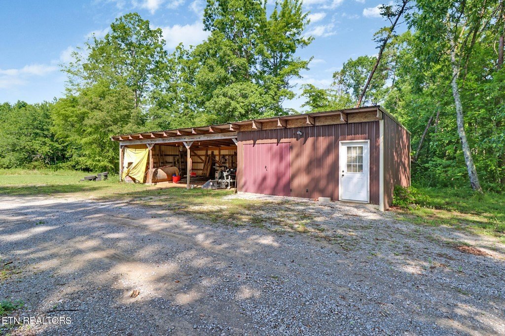 MONTEREY, Tennessee, 38574, United States, 2 Bedrooms Bedrooms, ,2 BathroomsBathrooms,Residential,Forsale,1929819