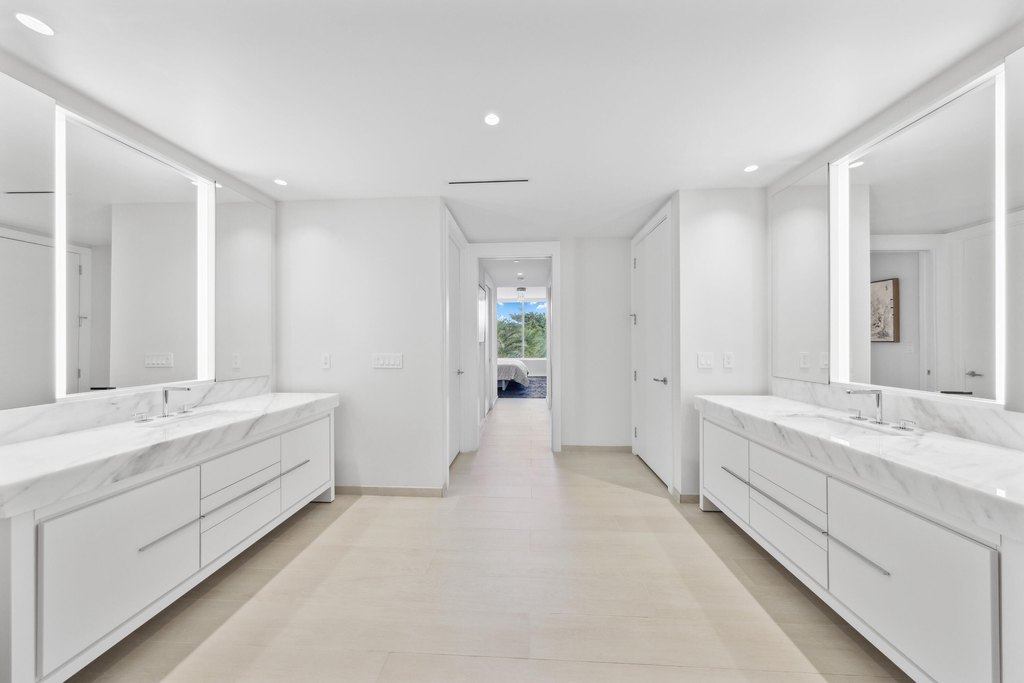 Boca Raton, Florida, 33432, United States, 2 Bedrooms Bedrooms, ,3.5 BathroomsBathrooms,Residential,Forsale,1929731