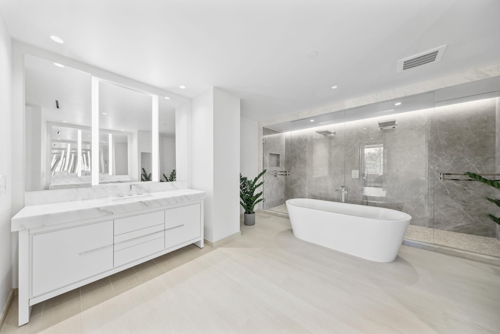 Boca Raton, Florida, 33432, United States, 2 Bedrooms Bedrooms, ,3.5 BathroomsBathrooms,Residential,Forsale,1929731