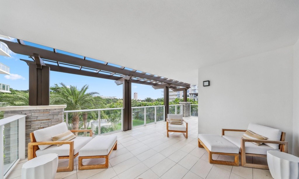 Boca Raton, Florida, 33432, United States, 2 Bedrooms Bedrooms, ,3.5 BathroomsBathrooms,Residential,Forsale,1929731