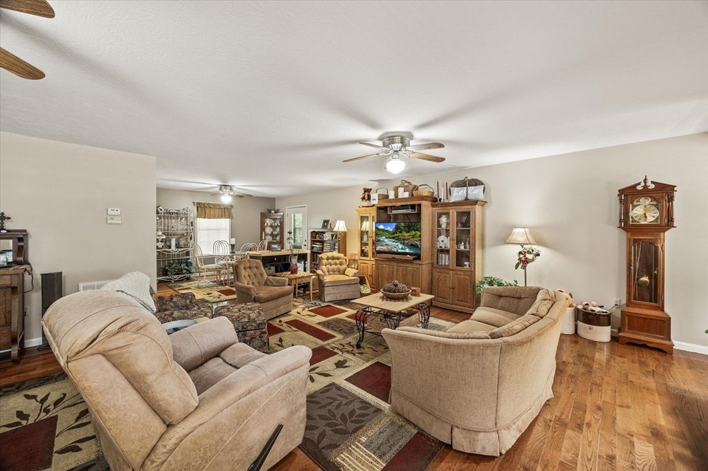 MONROE, Tennessee, 38573, United States, 3 Bedrooms Bedrooms, ,3 BathroomsBathrooms,Residential,Forsale,1905415