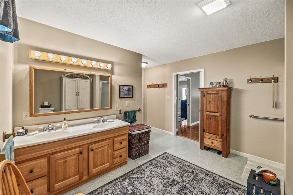 MONROE, Tennessee, 38573, United States, 3 Bedrooms Bedrooms, ,3 BathroomsBathrooms,Residential,Forsale,1905415
