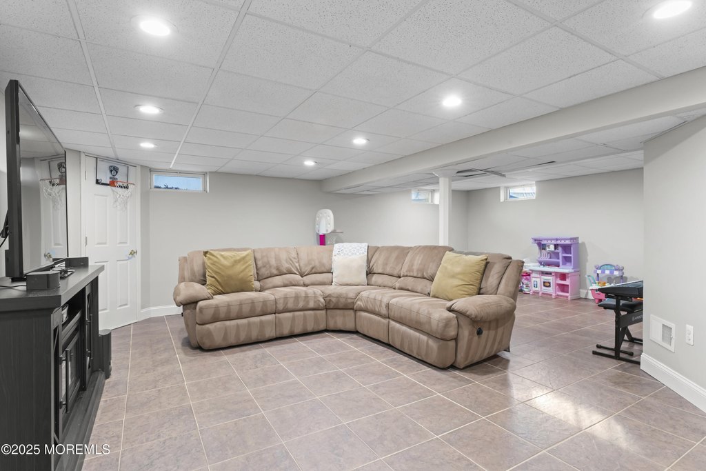 Morganville, New Jersey, 07751, United States, 5 Bedrooms Bedrooms, ,3 BathroomsBathrooms,Residential,Forsale,1910274