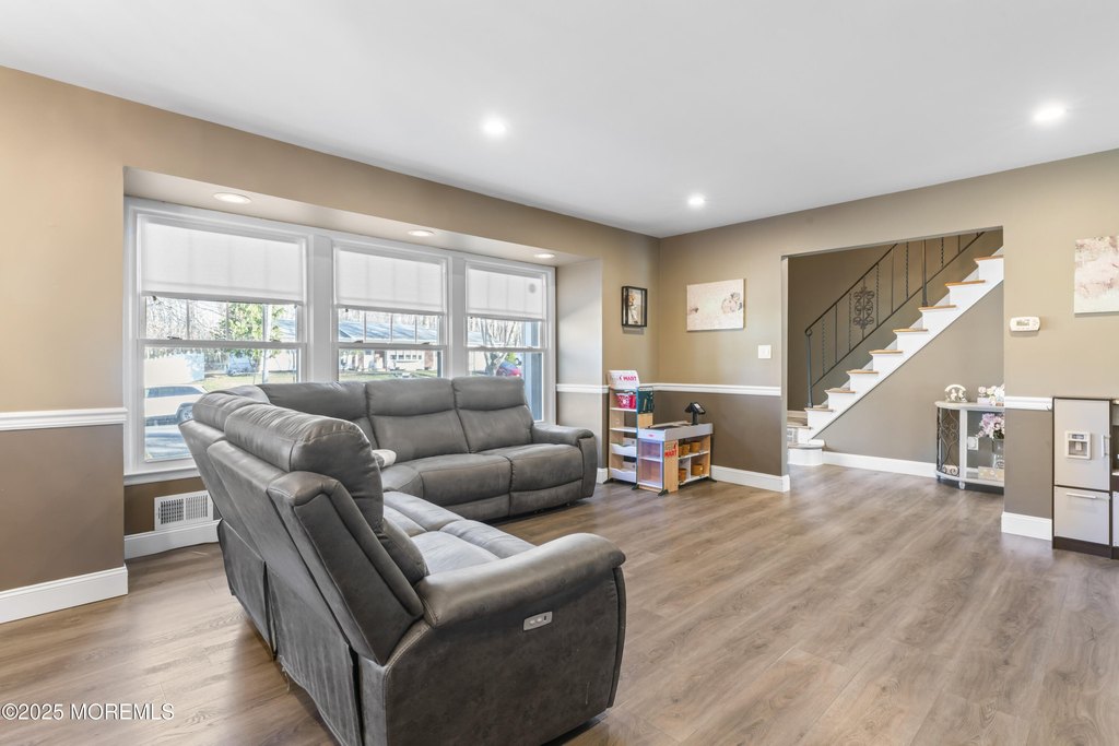 Morganville, New Jersey, 07751, United States, 5 Bedrooms Bedrooms, ,3 BathroomsBathrooms,Residential,Forsale,1910274