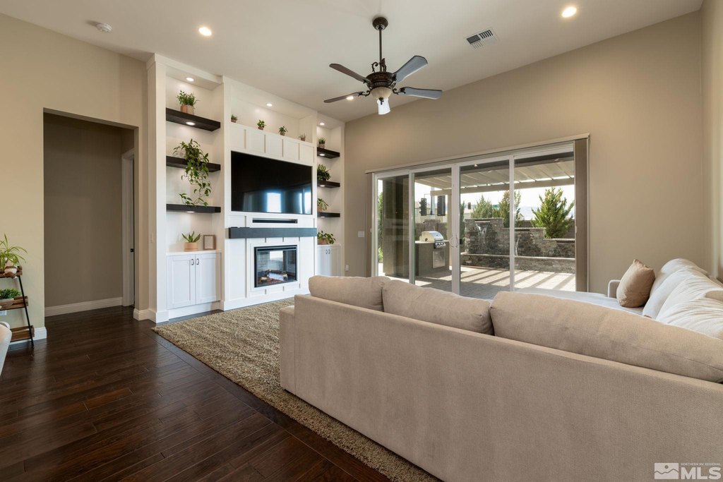 Reno, Nevada, 89521, United States, 3 Bedrooms Bedrooms, ,3.5 BathroomsBathrooms,Residential,Forsale,1910315