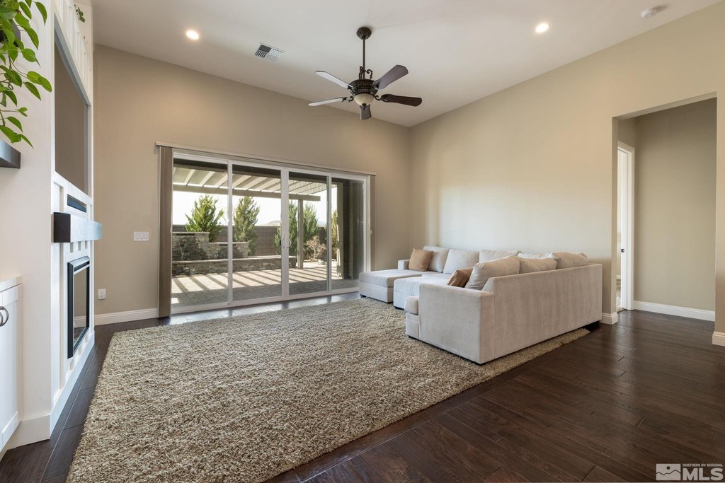 Reno, Nevada, 89521, United States, 3 Bedrooms Bedrooms, ,3.5 BathroomsBathrooms,Residential,Forsale,1910315