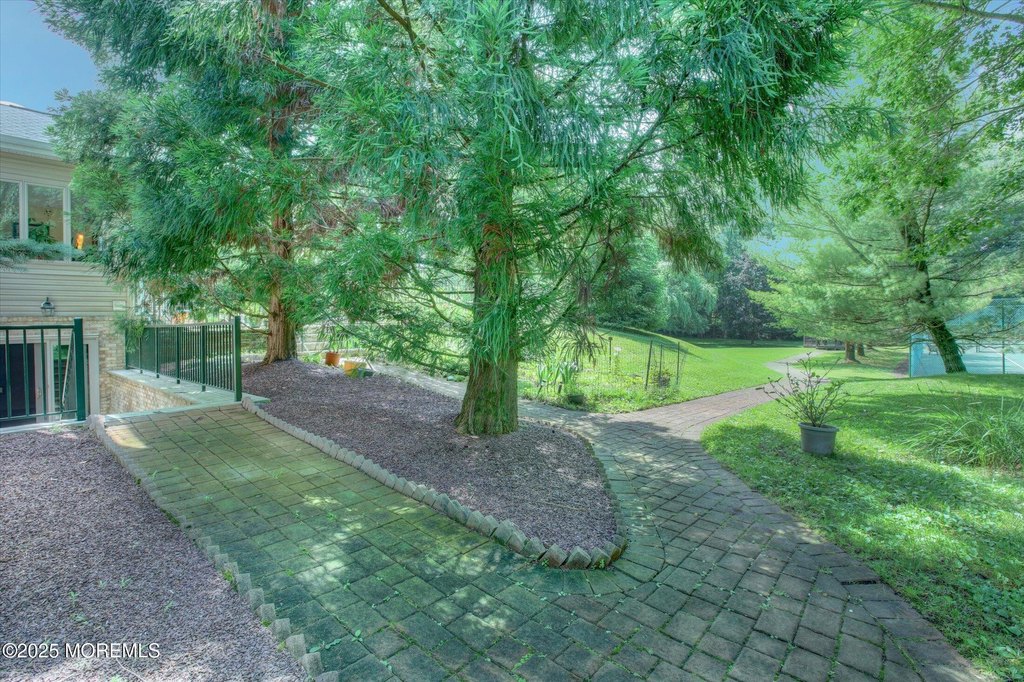 Holmdel, New Jersey, 07733, United States, 5 Bedrooms Bedrooms, ,6.5 BathroomsBathrooms,Residential,Forsale,1892970