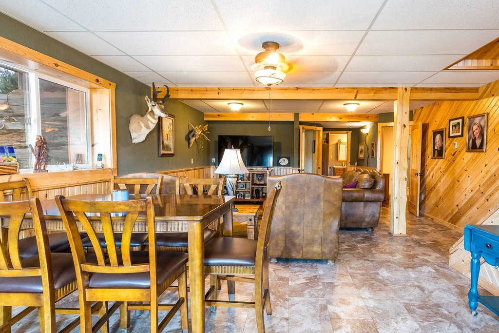 Hulett, Wyoming, 82720, United States, 4 Bedrooms Bedrooms, ,3 BathroomsBathrooms,Residential,Forsale,2004327