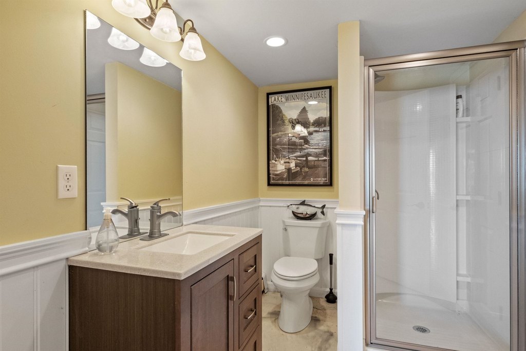 Moultonborough, New Hampshire, 03254, United States, 5 Bedrooms Bedrooms, ,5.5 BathroomsBathrooms,Residential,Forsale,1952907