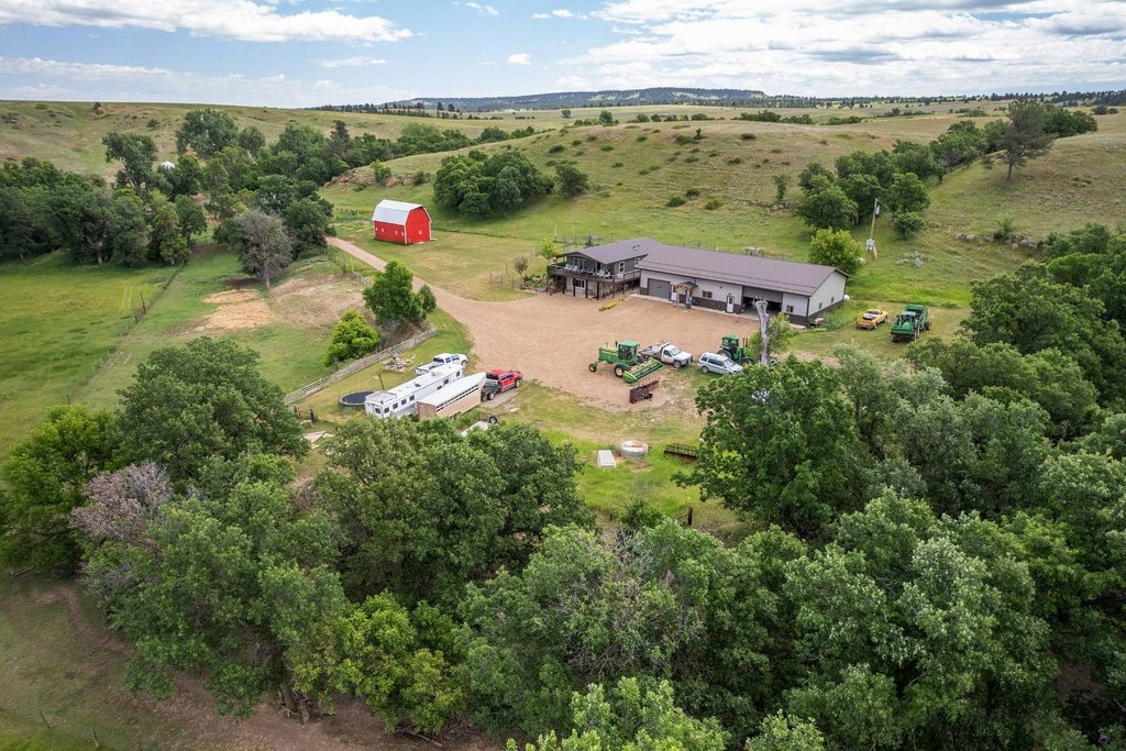 Hulett, Wyoming, 82720, United States, 4 Bedrooms Bedrooms, ,3 BathroomsBathrooms,Residential,Forsale,2004327