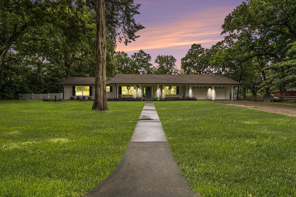 Willis, Texas, 77378, United States, 3 Bedrooms Bedrooms, ,3.5 BathroomsBathrooms,Residential,Forsale,1953107