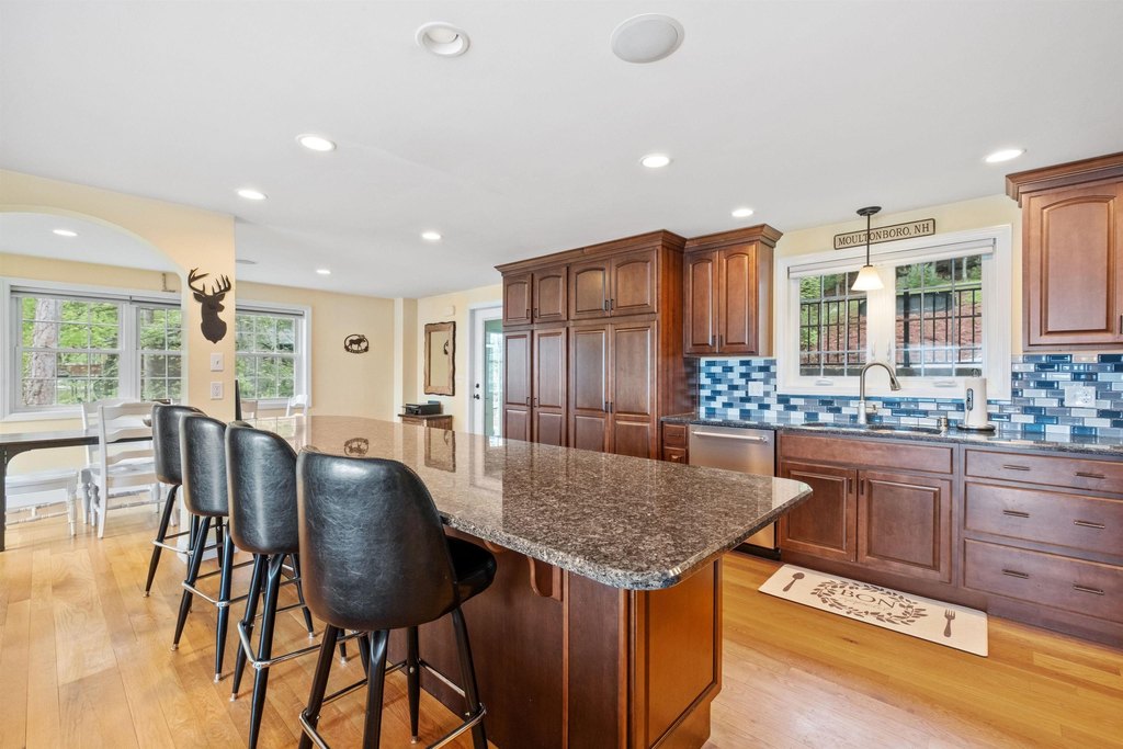 Moultonborough, New Hampshire, 03254, United States, 5 Bedrooms Bedrooms, ,5.5 BathroomsBathrooms,Residential,Forsale,1952907