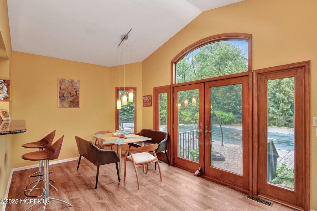 Holmdel, New Jersey, 07733, United States, 5 Bedrooms Bedrooms, ,6.5 BathroomsBathrooms,Residential,Forsale,1892970