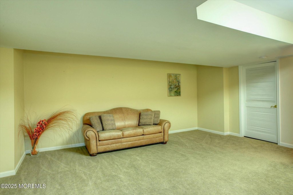 Holmdel, New Jersey, 07733, United States, 5 Bedrooms Bedrooms, ,6.5 BathroomsBathrooms,Residential,Forsale,1892970