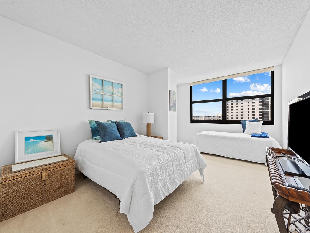 Highland Beach, Florida, 33487, United States, 2 Bedrooms Bedrooms, ,2 BathroomsBathrooms,Residential,Forsale,1886571