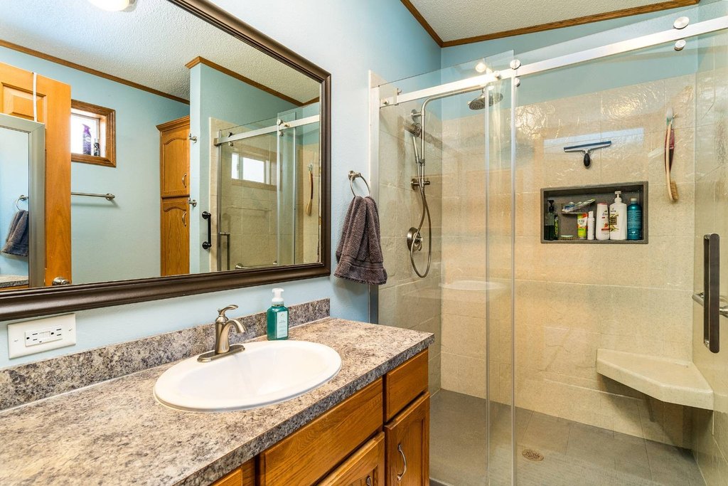 Hulett, Wyoming, 82720, United States, 4 Bedrooms Bedrooms, ,3 BathroomsBathrooms,Residential,Forsale,2004327