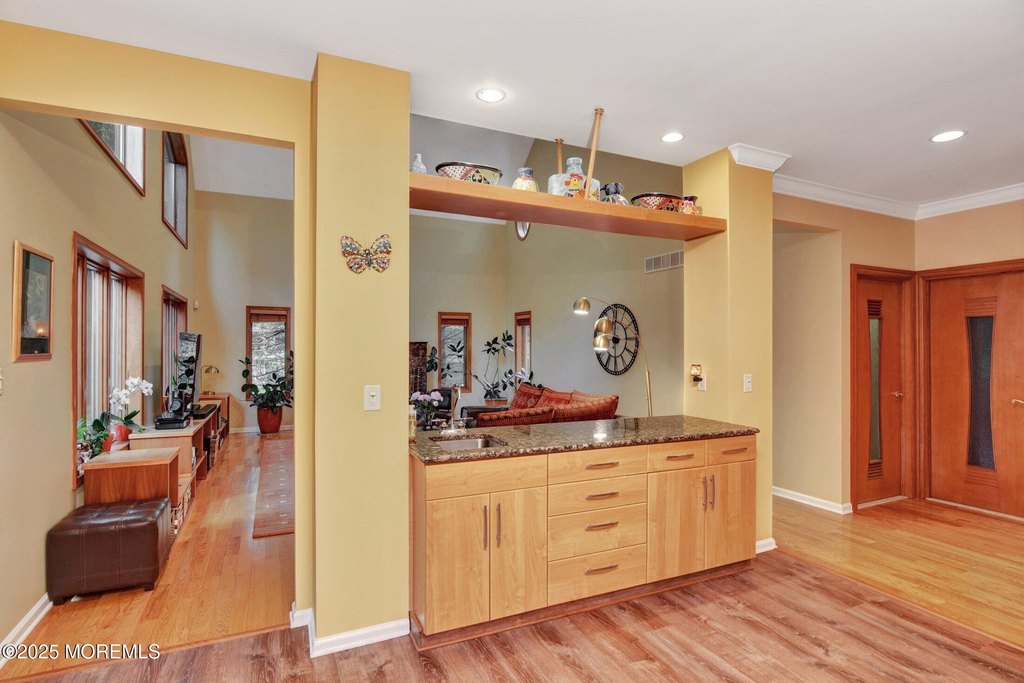 Holmdel, New Jersey, 07733, United States, 5 Bedrooms Bedrooms, ,6.5 BathroomsBathrooms,Residential,Forsale,1892970