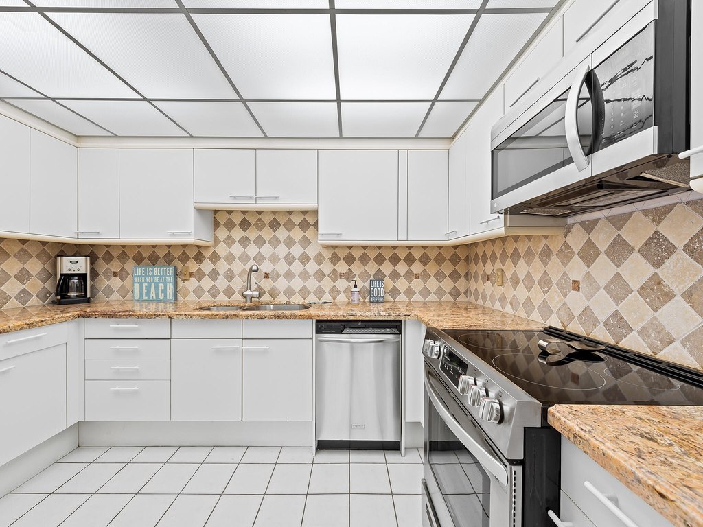 Highland Beach, Florida, 33487, United States, 2 Bedrooms Bedrooms, ,2 BathroomsBathrooms,Residential,Forsale,1886571