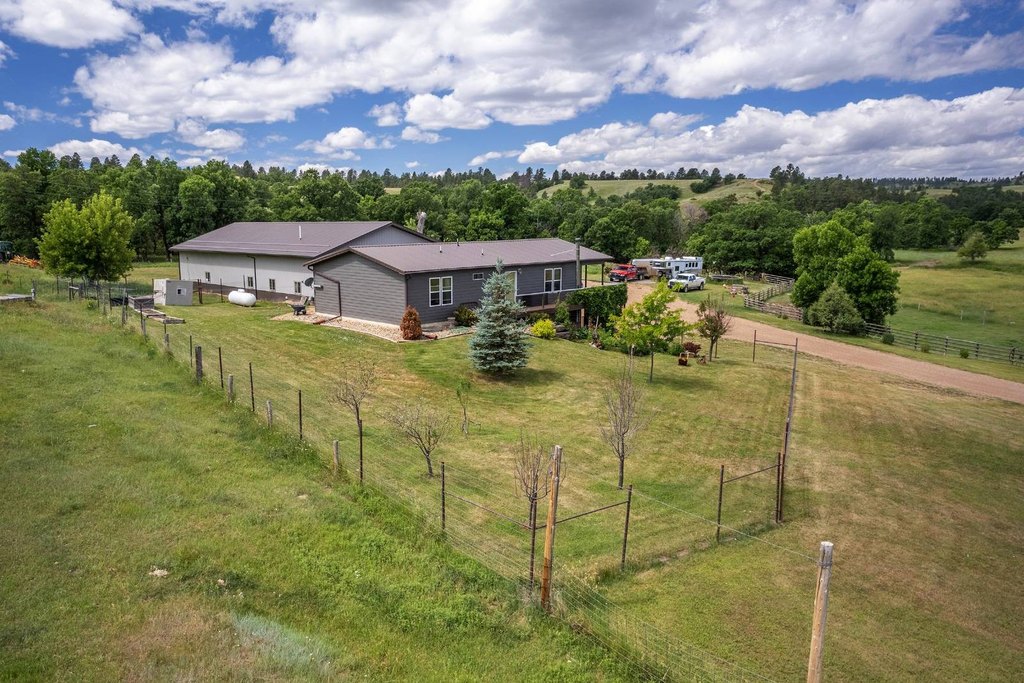 Hulett, Wyoming, 82720, United States, 4 Bedrooms Bedrooms, ,3 BathroomsBathrooms,Residential,Forsale,2004327