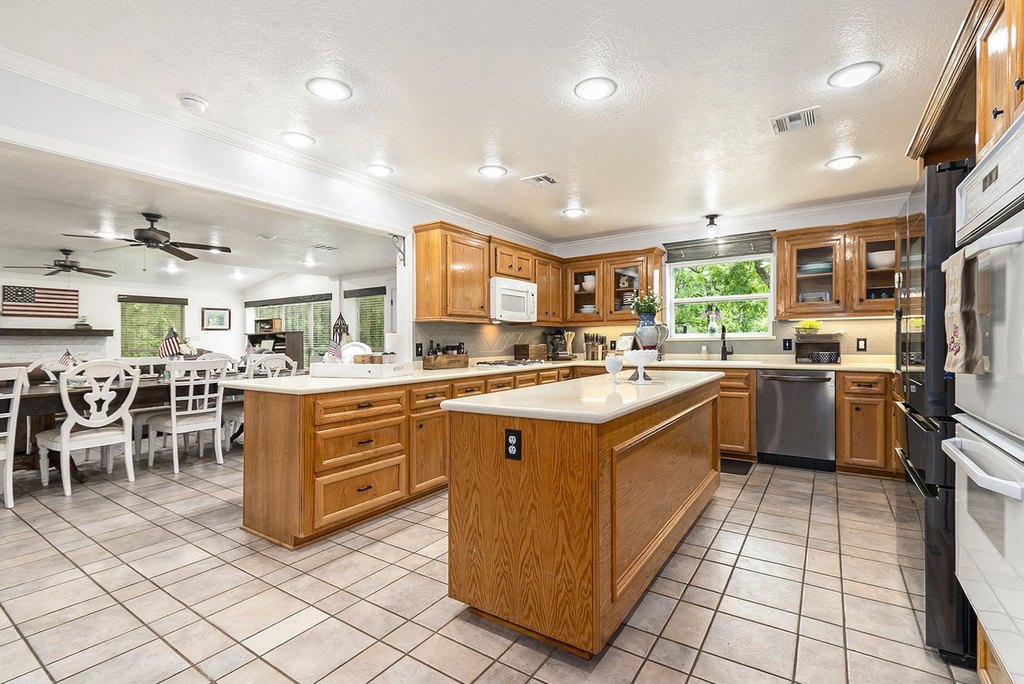 Willis, Texas, 77378, United States, 3 Bedrooms Bedrooms, ,3.5 BathroomsBathrooms,Residential,Forsale,1953107