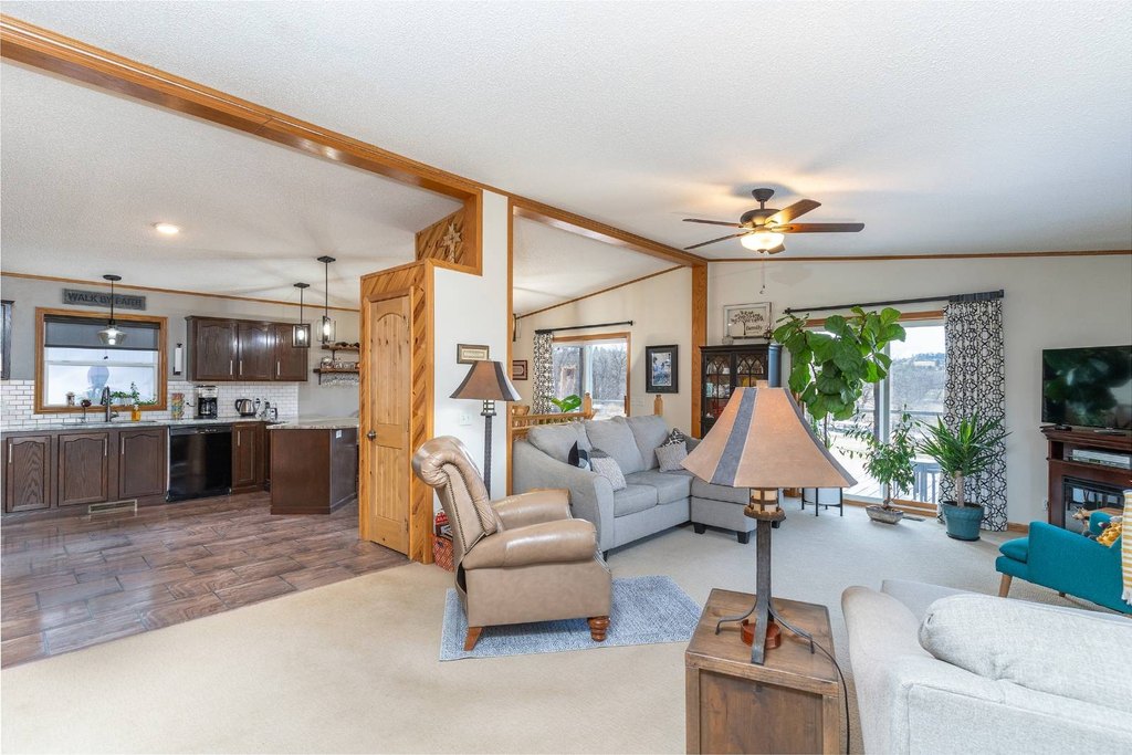 Hulett, Wyoming, 82720, United States, 4 Bedrooms Bedrooms, ,3 BathroomsBathrooms,Residential,Forsale,2004327