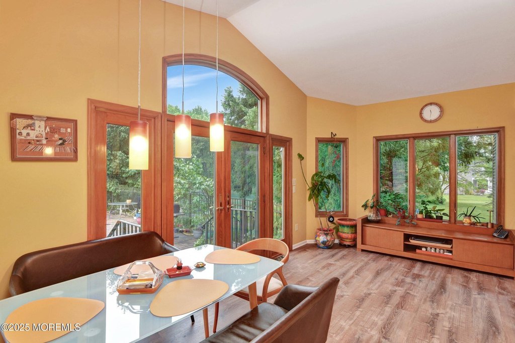 Holmdel, New Jersey, 07733, United States, 5 Bedrooms Bedrooms, ,6.5 BathroomsBathrooms,Residential,Forsale,1892970