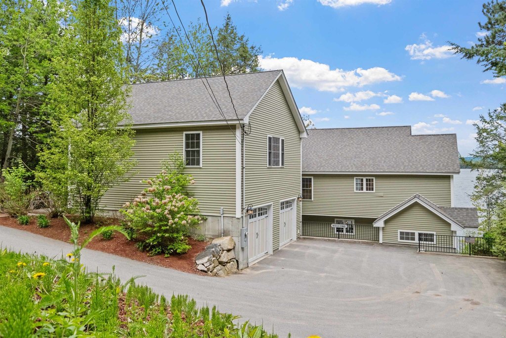 Moultonborough, New Hampshire, 03254, United States, 5 Bedrooms Bedrooms, ,5.5 BathroomsBathrooms,Residential,Forsale,1952907