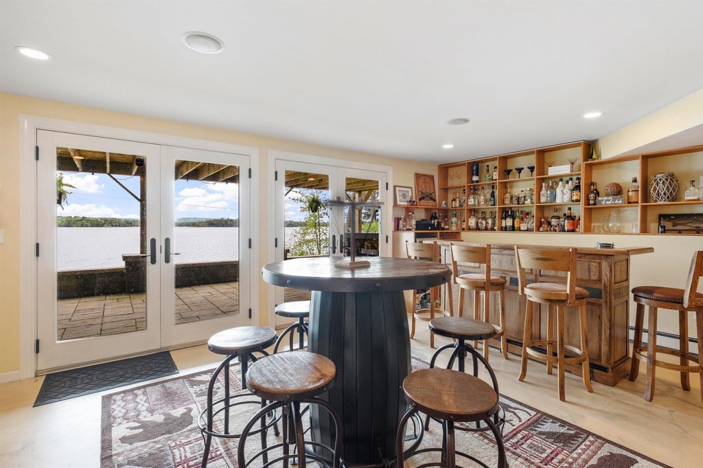 Moultonborough, New Hampshire, 03254, United States, 5 Bedrooms Bedrooms, ,5.5 BathroomsBathrooms,Residential,Forsale,1952907