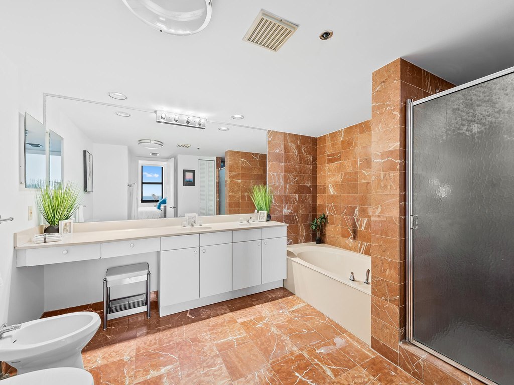 Highland Beach, Florida, 33487, United States, 2 Bedrooms Bedrooms, ,2 BathroomsBathrooms,Residential,Forsale,1886571