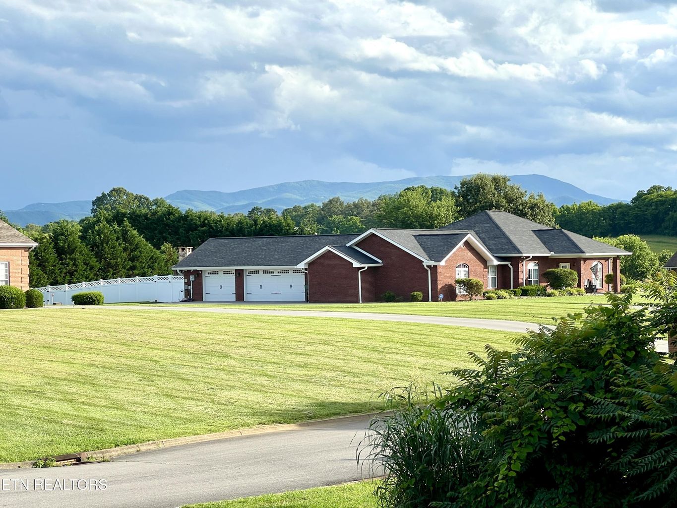 Sevierville, Tennessee, 37862, United States, 3 Bedrooms Bedrooms, ,2 BathroomsBathrooms,Residential,Forsale,1893776