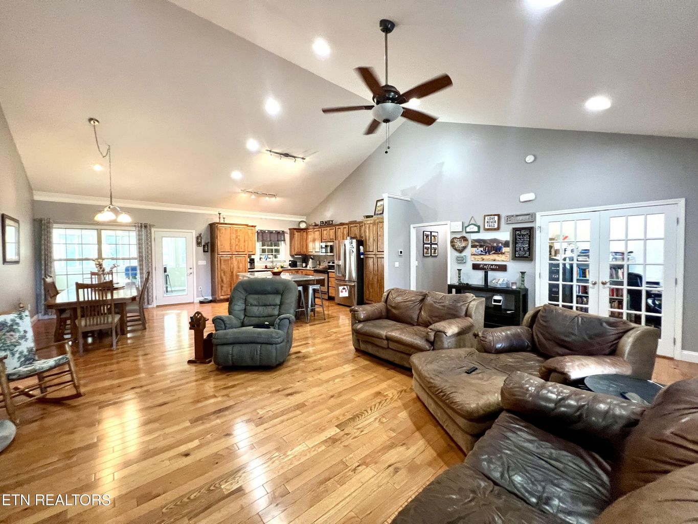 Sevierville, Tennessee, 37862, United States, 3 Bedrooms Bedrooms, ,2 BathroomsBathrooms,Residential,Forsale,1893776