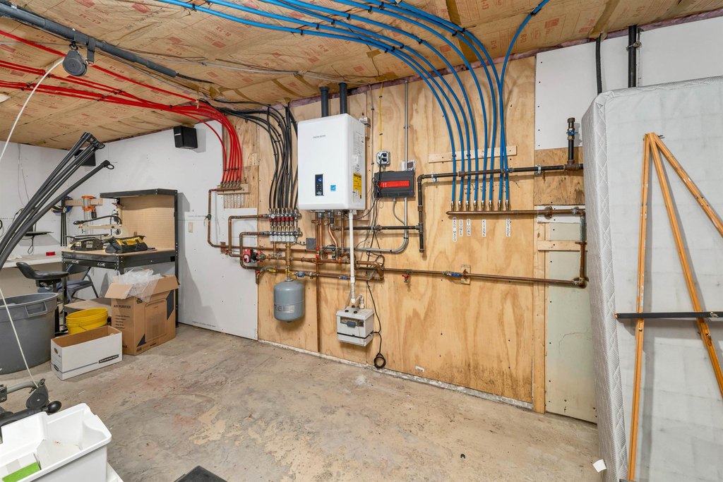 Alton, New Hampshire, 03809, United States, 2 Bedrooms Bedrooms, ,1.5 BathroomsBathrooms,Residential,Forsale,2002398