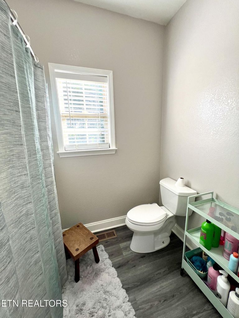 Sevierville, Tennessee, 37862, United States, 3 Bedrooms Bedrooms, ,2 BathroomsBathrooms,Residential,Forsale,1893776