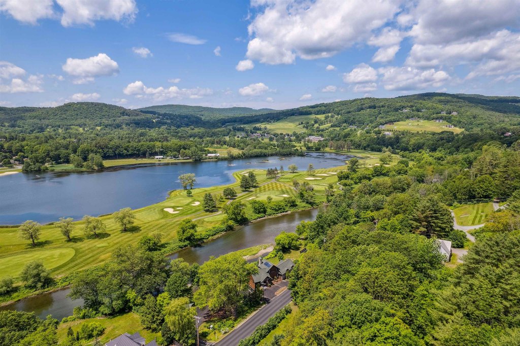 Hartford, Vermont, 05059, United States, 3 Bedrooms Bedrooms, ,3.5 BathroomsBathrooms,Residential,Forsale,1999504