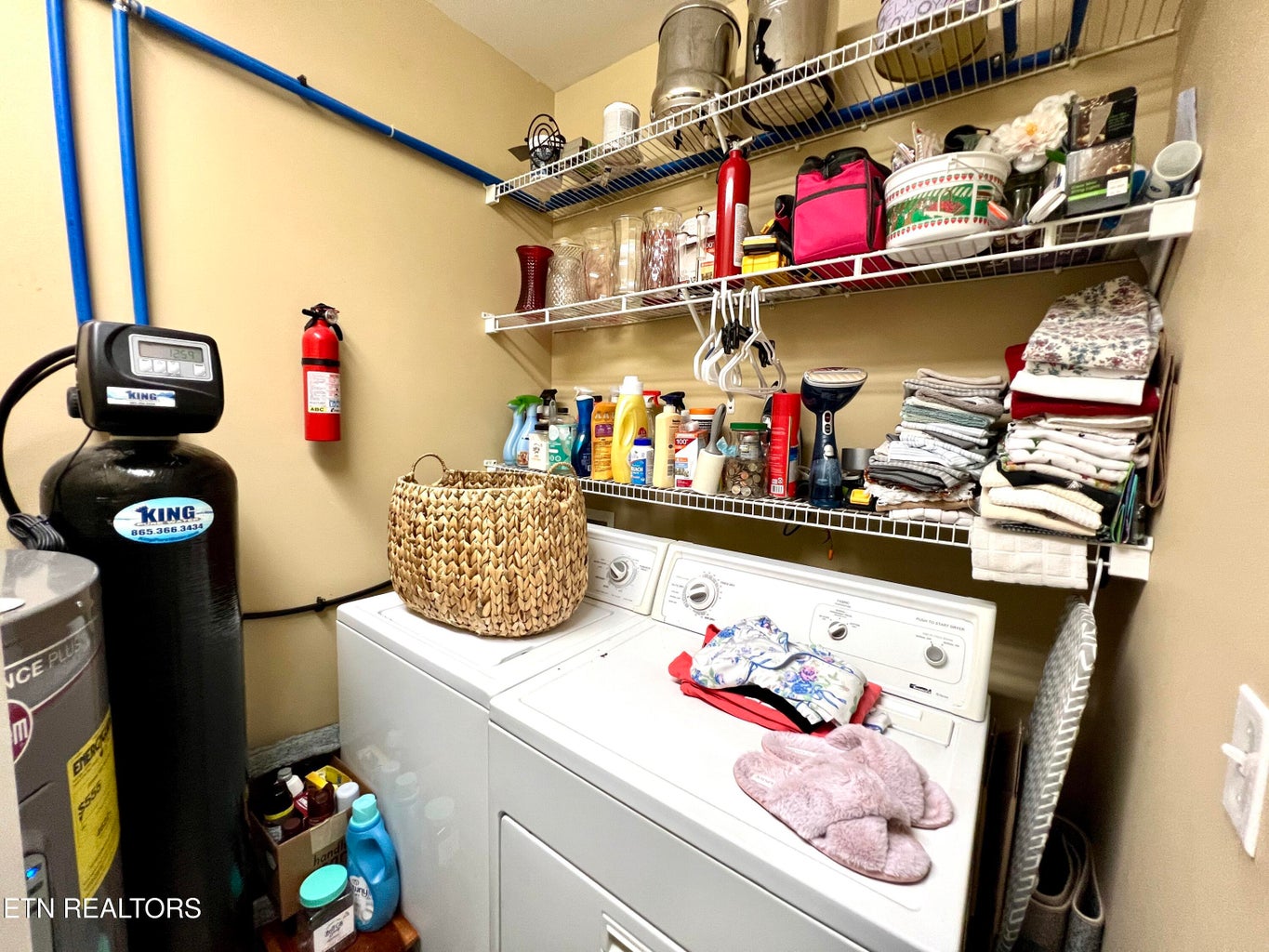 Dandridge, Tennessee, 37725, United States, 3 Bedrooms Bedrooms, ,2 BathroomsBathrooms,Residential,Forsale,2009018