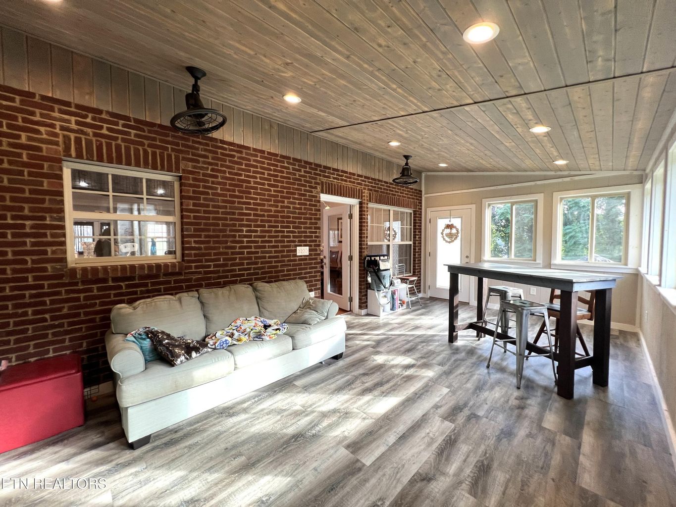 Sevierville, Tennessee, 37862, United States, 3 Bedrooms Bedrooms, ,2 BathroomsBathrooms,Residential,Forsale,1893776