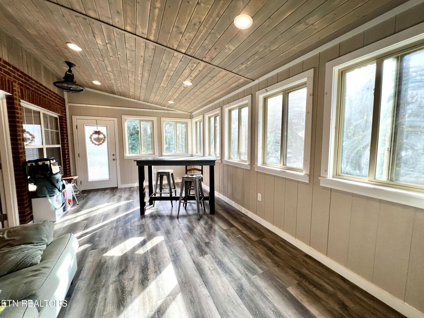 Sevierville, Tennessee, 37862, United States, 3 Bedrooms Bedrooms, ,2 BathroomsBathrooms,Residential,Forsale,1893776