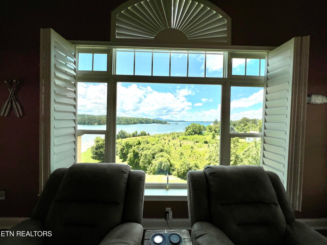 Dandridge, Tennessee, 37725, United States, 3 Bedrooms Bedrooms, ,2 BathroomsBathrooms,Residential,Forsale,2009018