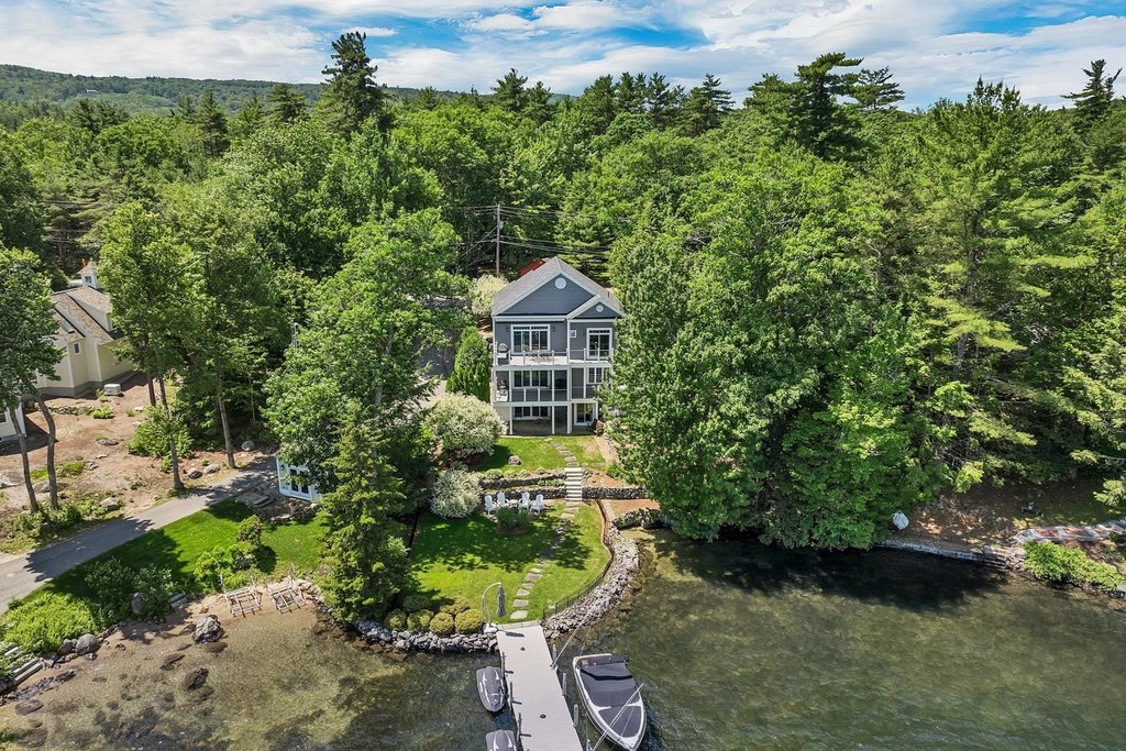 Alton, New Hampshire, 03810, United States, 2 Bedrooms Bedrooms, ,3.5 BathroomsBathrooms,Residential,Forsale,1909916