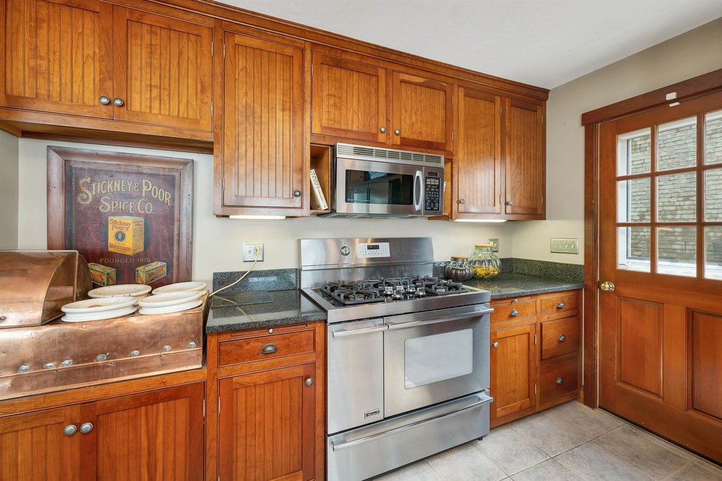Gilford, New Hampshire, 03249, United States, 3 Bedrooms Bedrooms, ,2.5 BathroomsBathrooms,Residential,Forsale,1893920