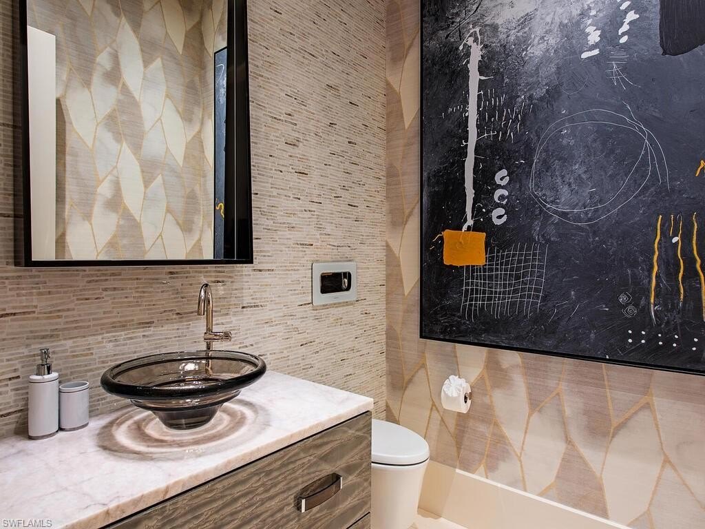 NAPLES, Florida, 34102, United States, 5 Bedrooms Bedrooms, ,5.5 BathroomsBathrooms,Residential,Forsale,1995080