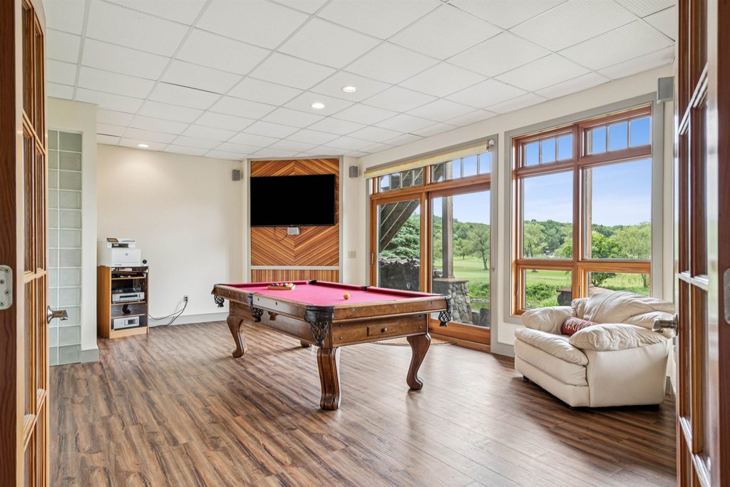 Hartford, Vermont, 05059, United States, 3 Bedrooms Bedrooms, ,3.5 BathroomsBathrooms,Residential,Forsale,1999504