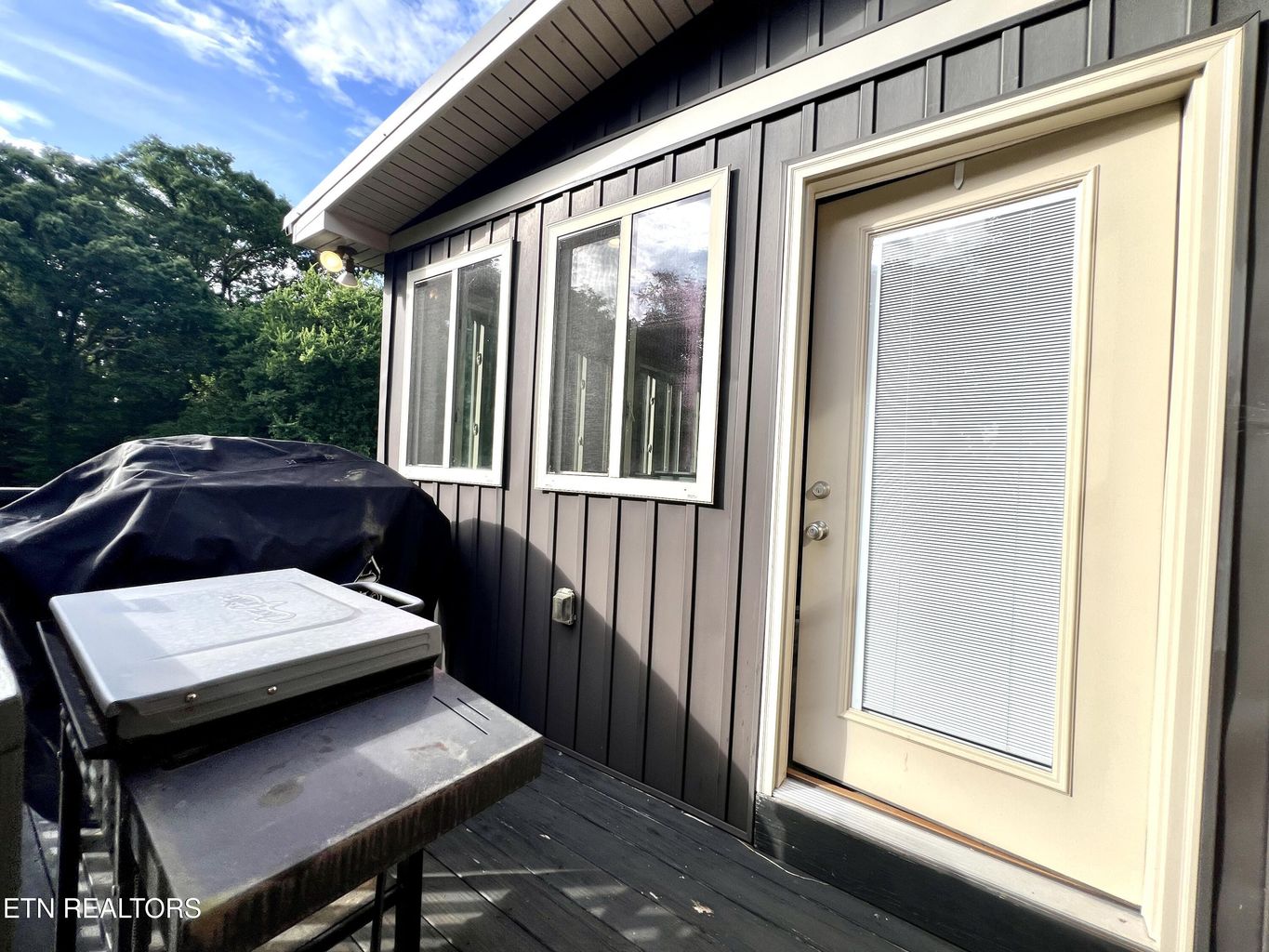 Sevierville, Tennessee, 37862, United States, 3 Bedrooms Bedrooms, ,2 BathroomsBathrooms,Residential,Forsale,1893776