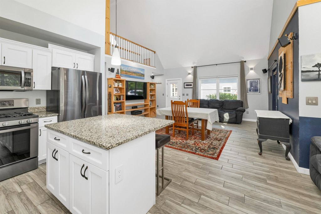 Alton, New Hampshire, 03809, United States, 2 Bedrooms Bedrooms, ,1.5 BathroomsBathrooms,Residential,Forsale,2002398