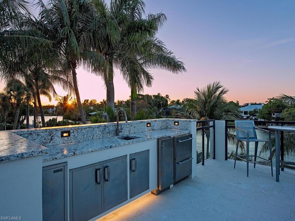 NAPLES, Florida, 34102, United States, 5 Bedrooms Bedrooms, ,5.5 BathroomsBathrooms,Residential,Forsale,1995080