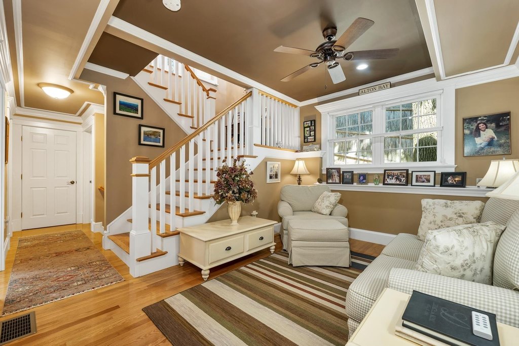 Alton, New Hampshire, 03810, United States, 2 Bedrooms Bedrooms, ,3.5 BathroomsBathrooms,Residential,Forsale,1909916