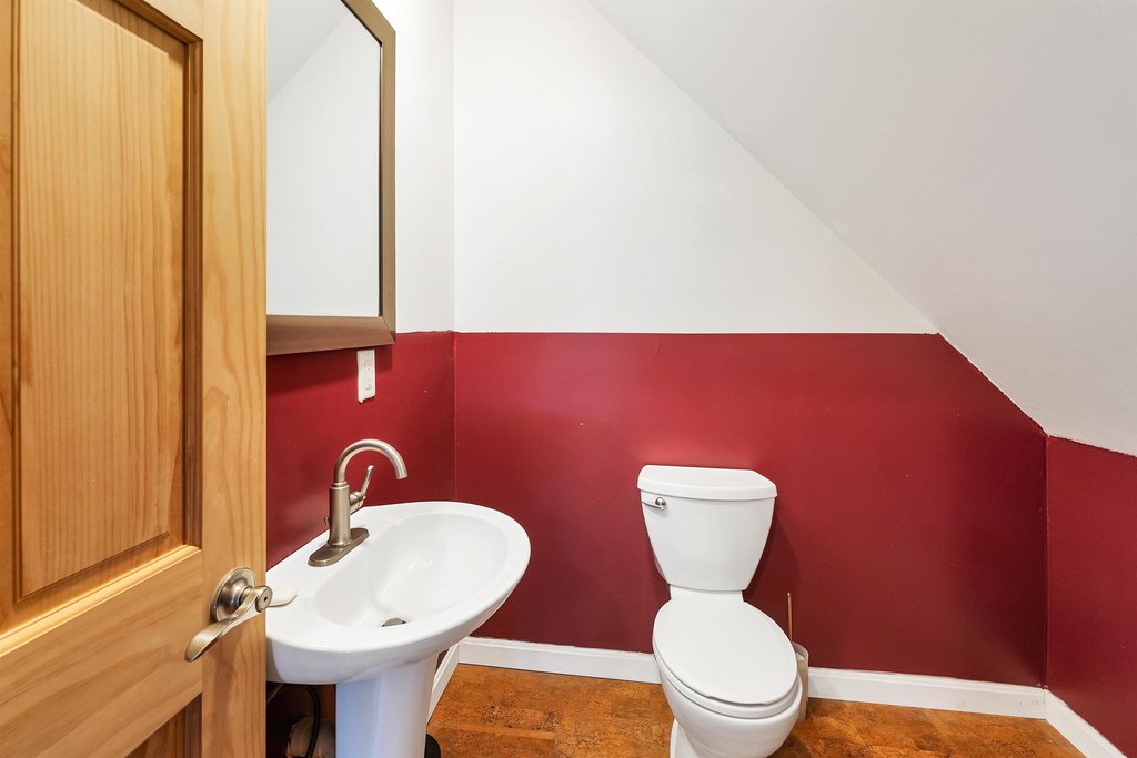 Alton, New Hampshire, 03809, United States, 2 Bedrooms Bedrooms, ,1.5 BathroomsBathrooms,Residential,Forsale,2002398