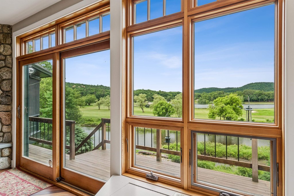 Hartford, Vermont, 05059, United States, 3 Bedrooms Bedrooms, ,3.5 BathroomsBathrooms,Residential,Forsale,1999504