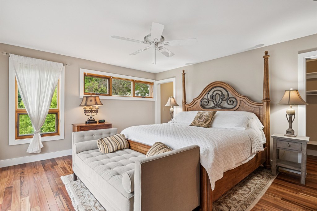 Hartford, Vermont, 05059, United States, 3 Bedrooms Bedrooms, ,3.5 BathroomsBathrooms,Residential,Forsale,1999504